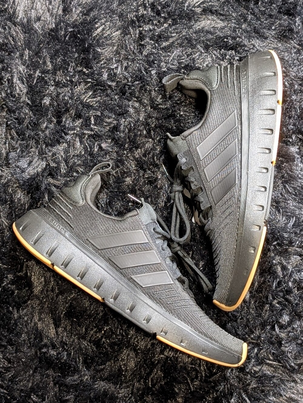 Adidas Swift Run 23 Core Black Gum Men's Size 7 (NWT)